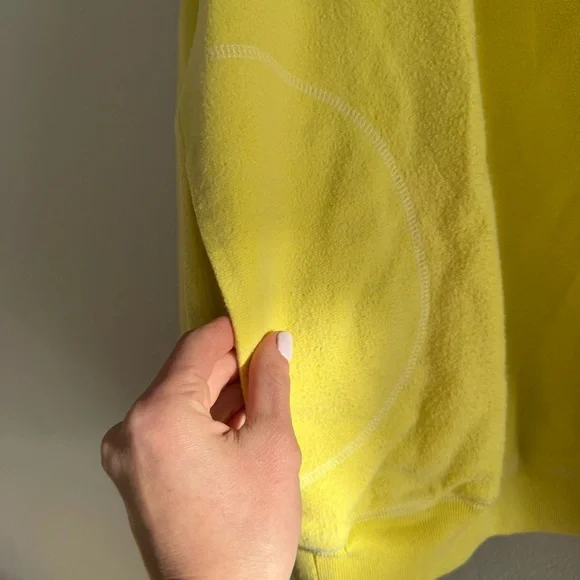 NWOT UO Vintage Look Collared Henley Sweatshirt – Bright Yellow - Picture 4 of 4